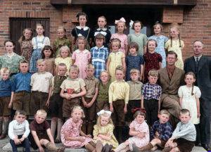 Klas circa 1940 kleur